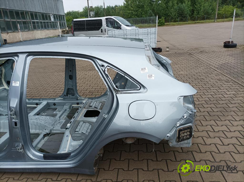 Kia Ceed 2021 blatnik Zad: Levý: