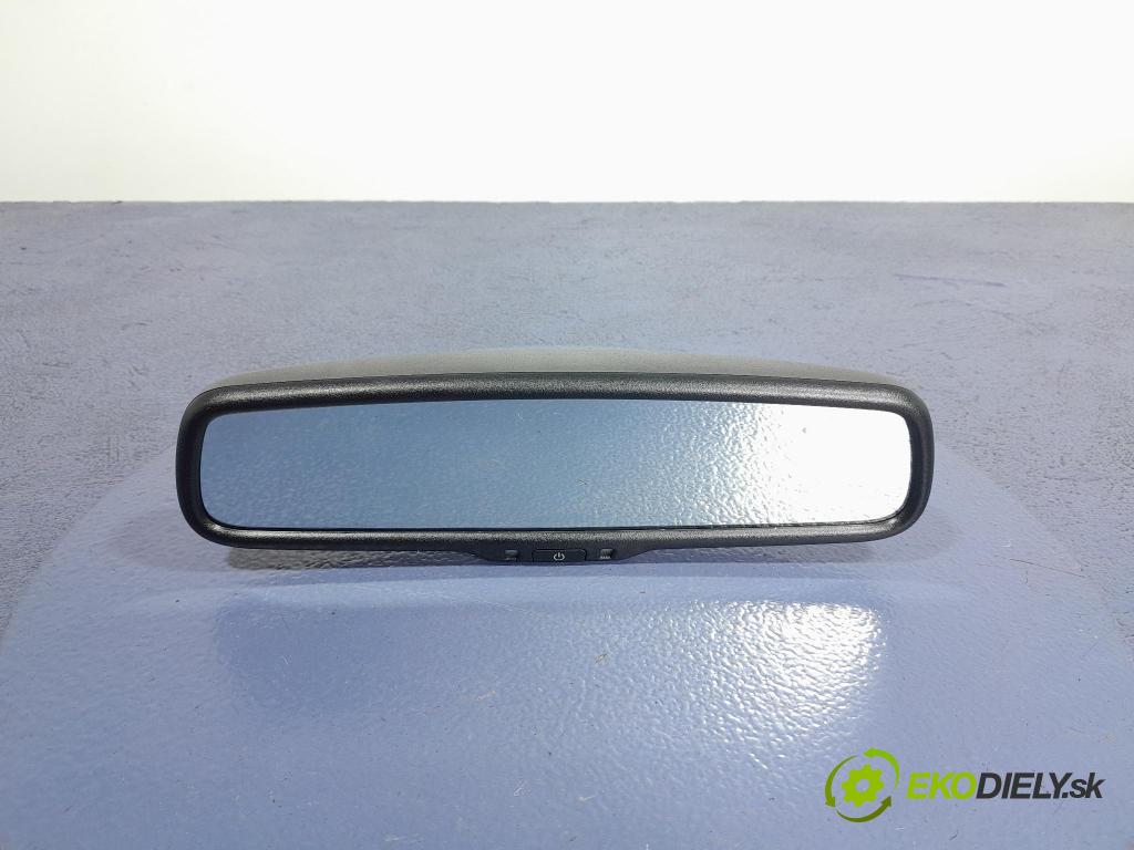 Nissan Qashqai 2016 zrkadlo Vnútri: