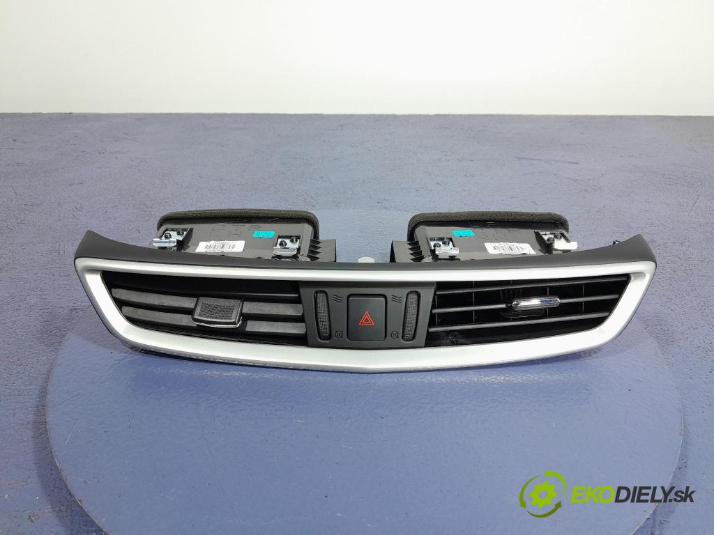 Nissan Qashqai 2016 GRIDS: Prúd vzduchu: Vzduch: 68750-4EA0A