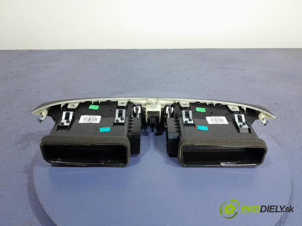Nissan Qashqai 2016 GRIDS: Prúd vzduchu: Vzduch: 68750-4EA0A