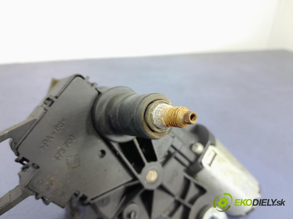 Audi A4 2007 motorek Stěrače: Zad: 8E9955711E