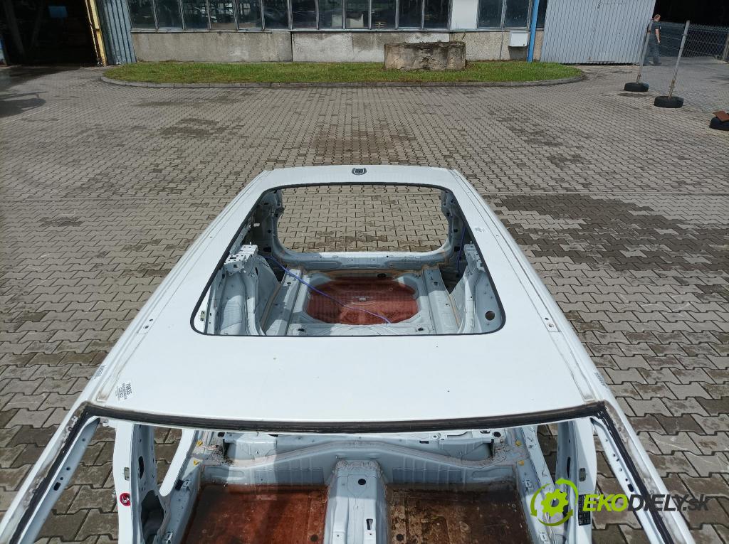 Volvo V90 0 Strecha:
