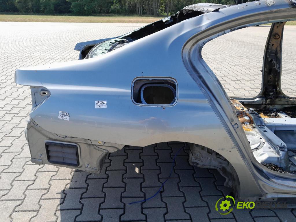 Bmw Seria 7 2019 blatnik Zad: v pravo: