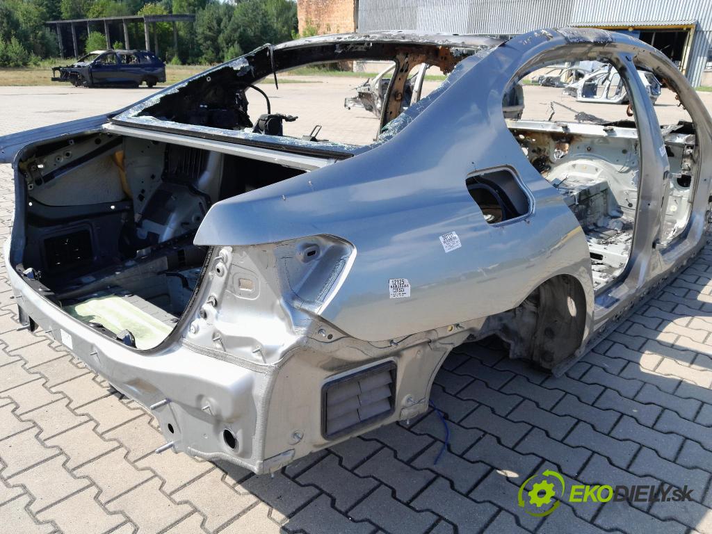 Bmw Seria 7 2019 blatnik Zad: v pravo: