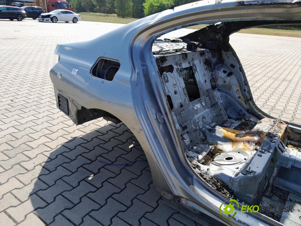 Bmw Seria 7 2019 blatnik Zad: v pravo: