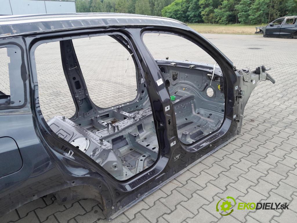 Bmw X3 2020 práh v pravo: