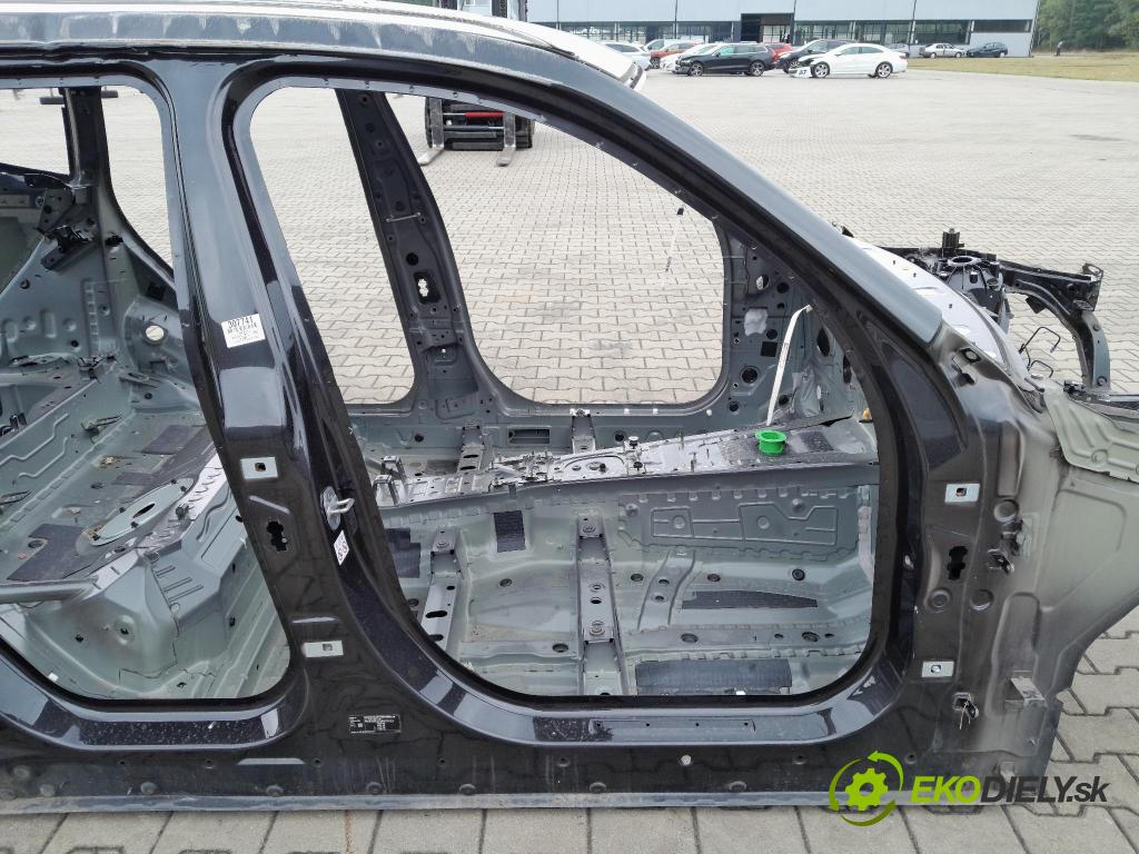 Bmw X3 2020 práh v pravo: