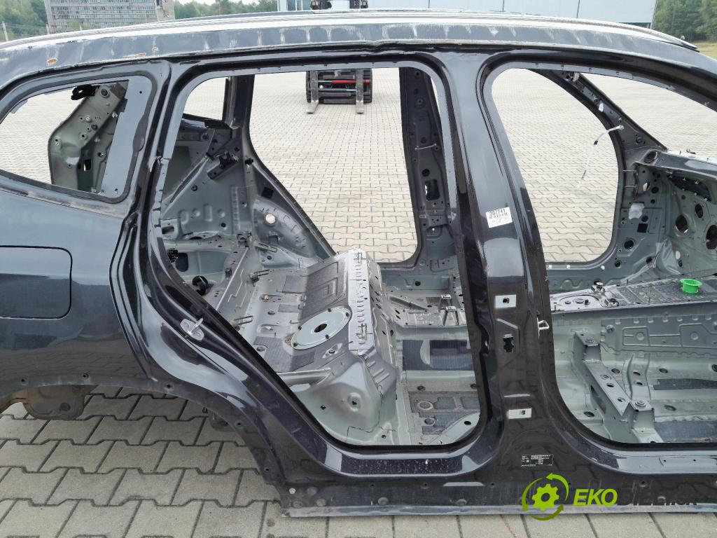 Bmw X3 2020 práh v pravo: 