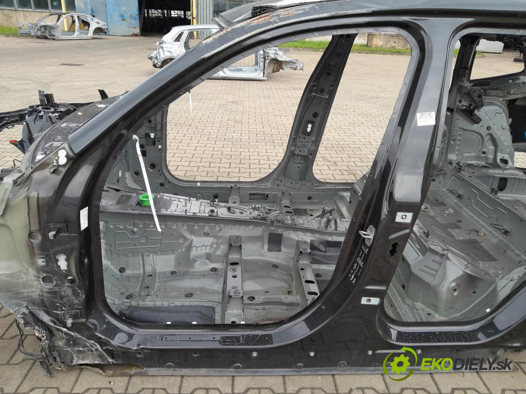 Bmw X3 2020 práh Levý: