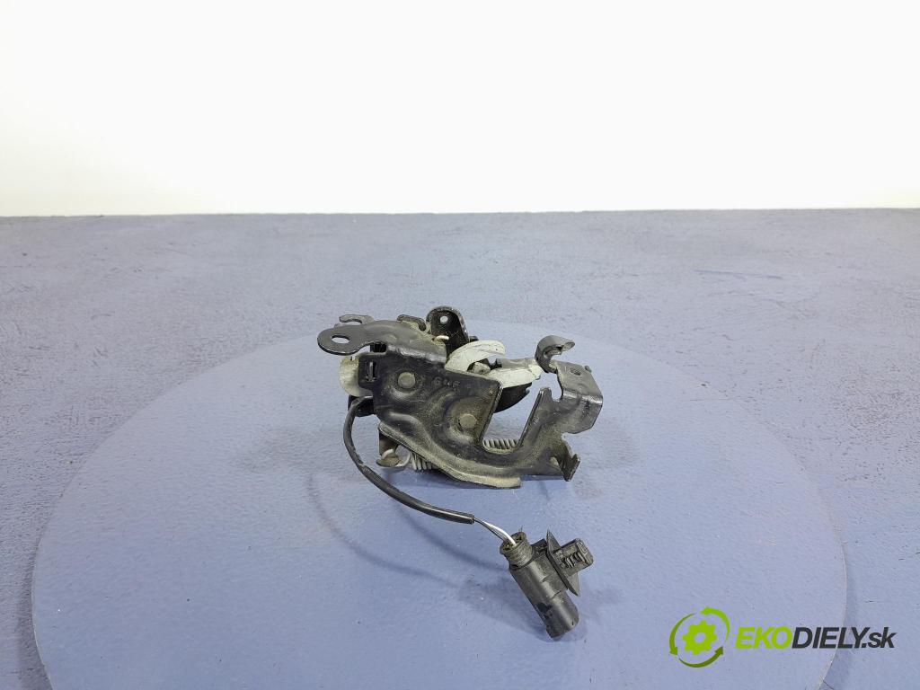 Bmw X3 2020 zámek masky: 7485957