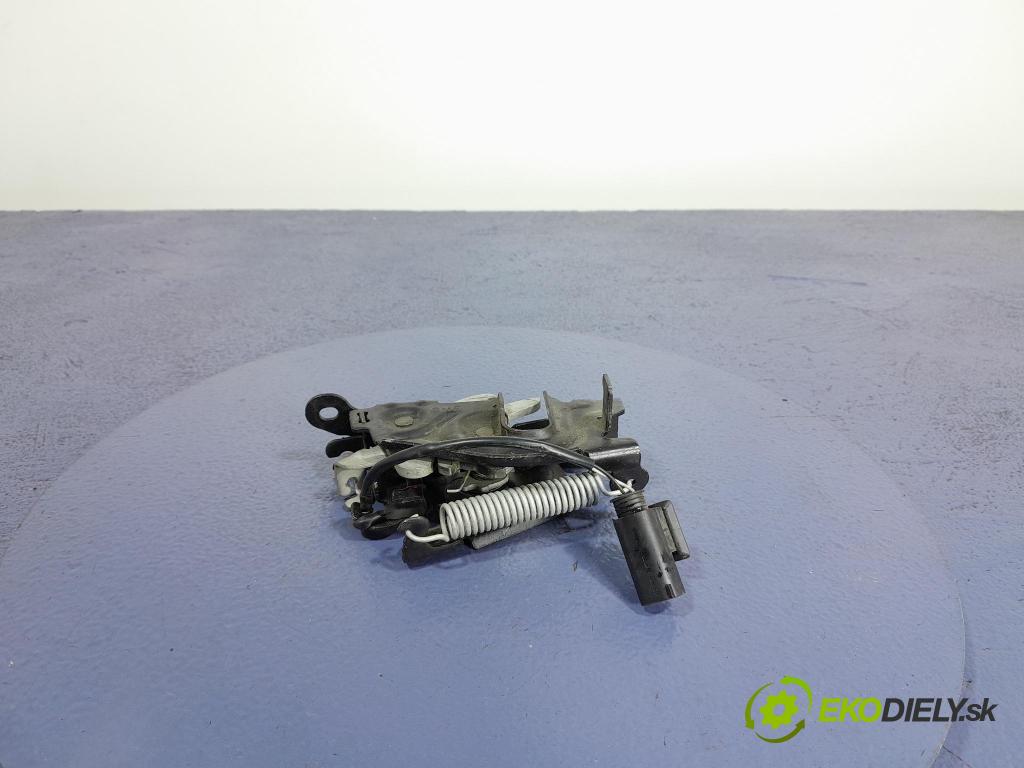 Bmw X3 2020 zámek masky: 7485957