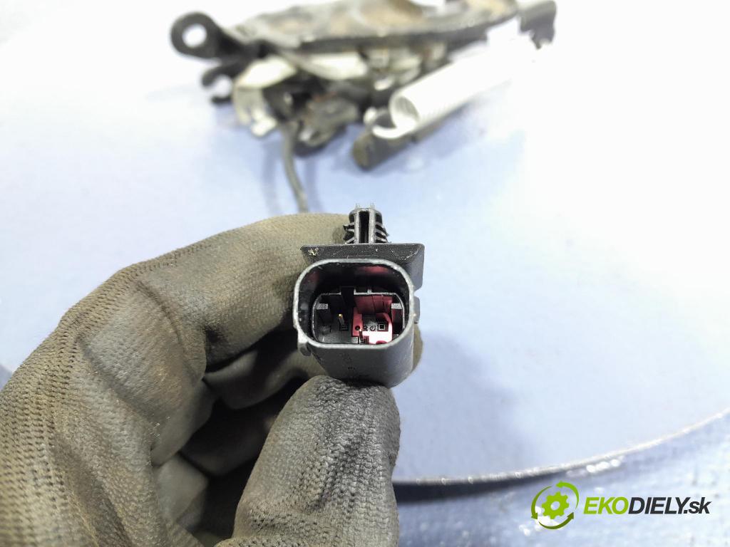 Bmw X3 2020 zámek masky: 7485957