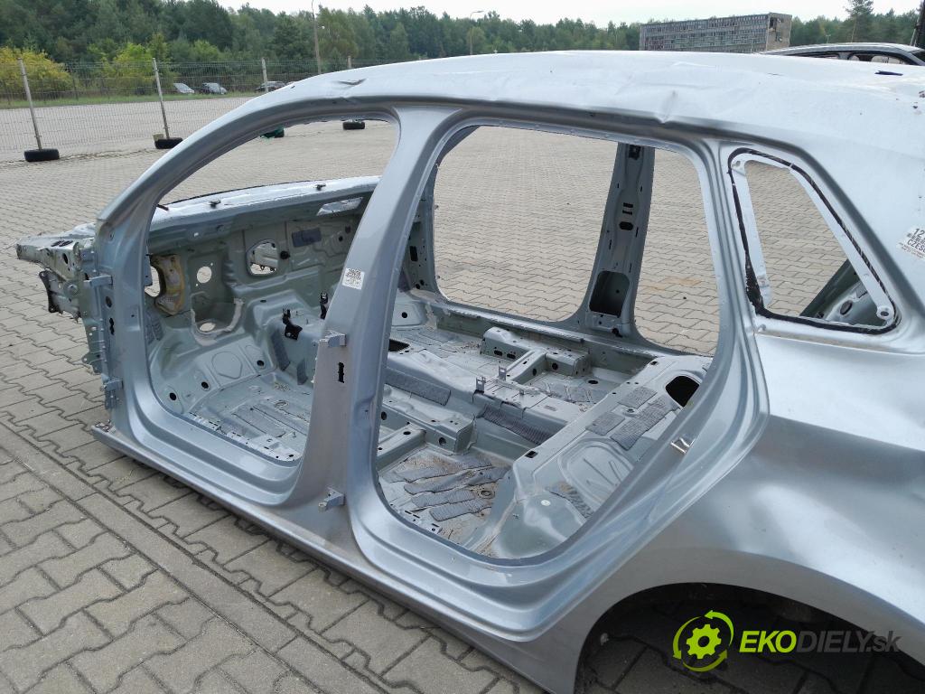 Audi A3 2021 práh Levý: 