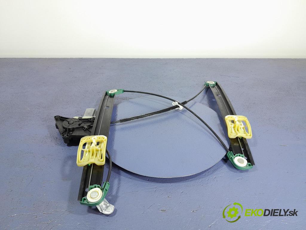 Audi A3 2021 mechanismus stahování Sklenka: před Levý: 8Y0837461
