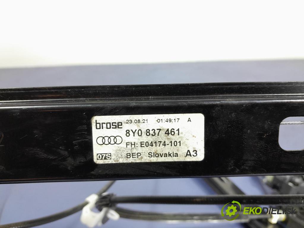 Audi A3 2021 mechanismus stahování Sklenka: před Levý: 8Y0837461