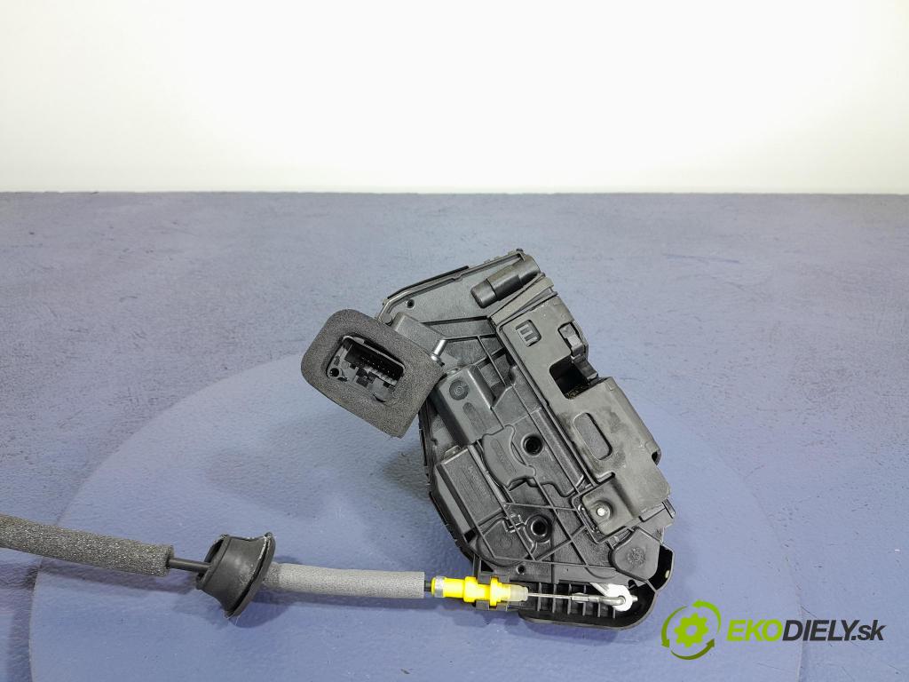 Audi A3 2021 zámek dveře před v pravo: 5TB837016B