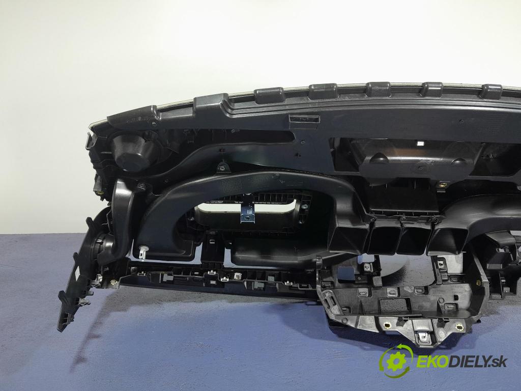 Audi A3 2021 kokpit,pristrojová doska