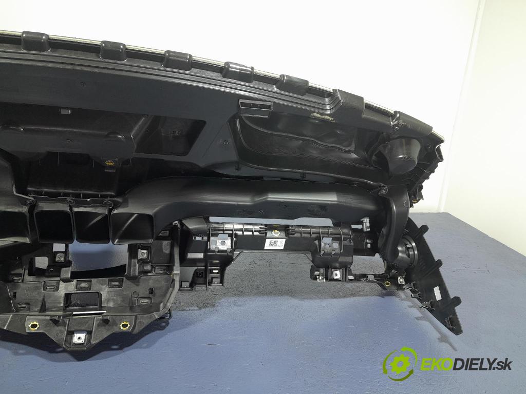 Audi A3 2021 kokpit,pristrojová doska