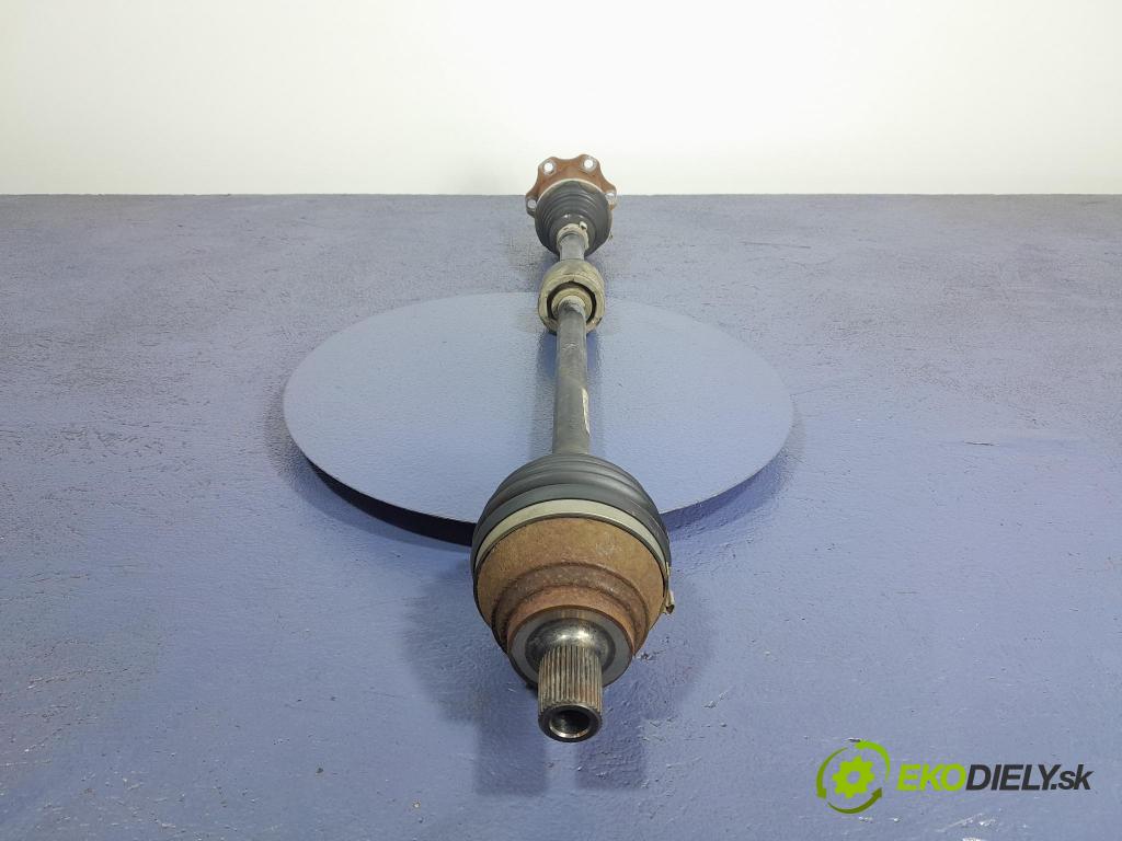 Audi A3 2021 poloos Prava: Predné 5WA407272A