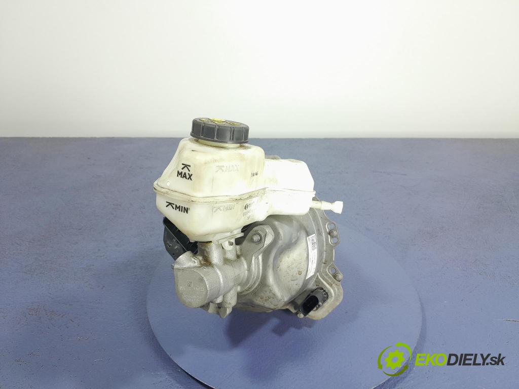 Audi A3 2021 servo Brzdní: 5WB614105AF