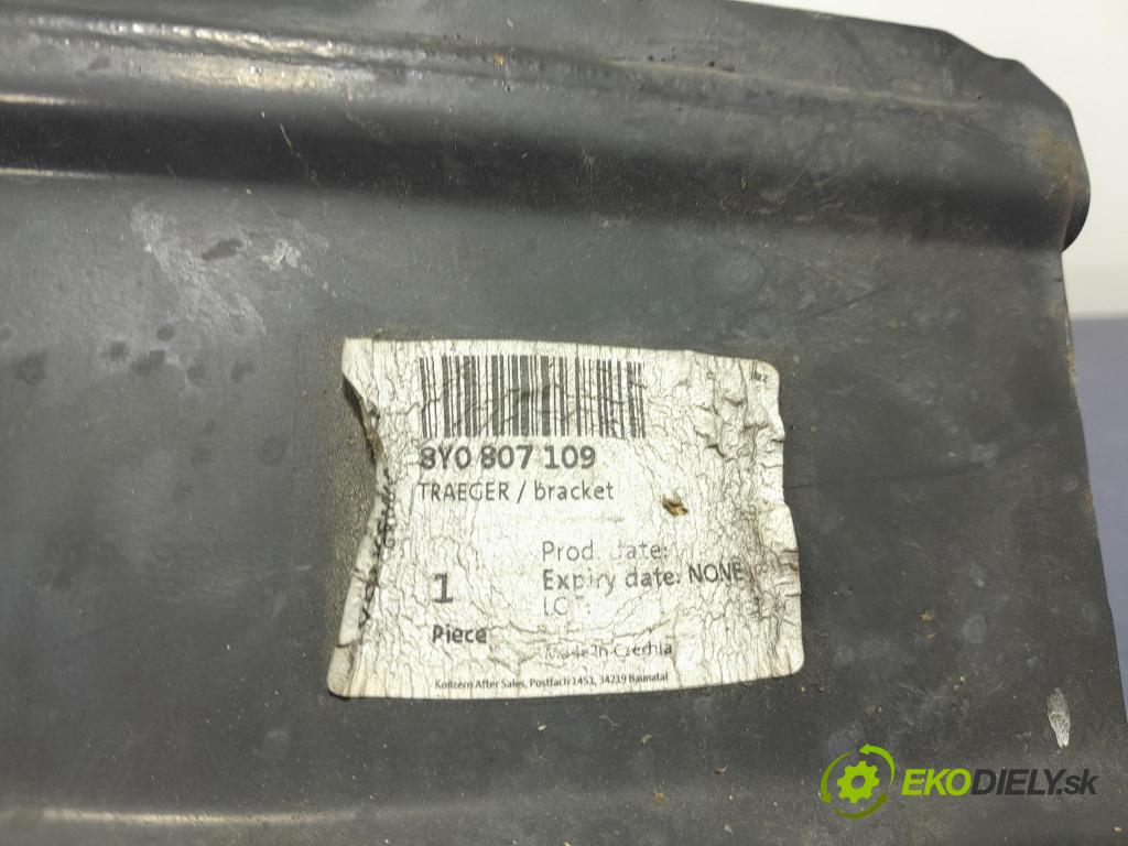 Audi A3 2021 výztuha narazník před 8Y0807109