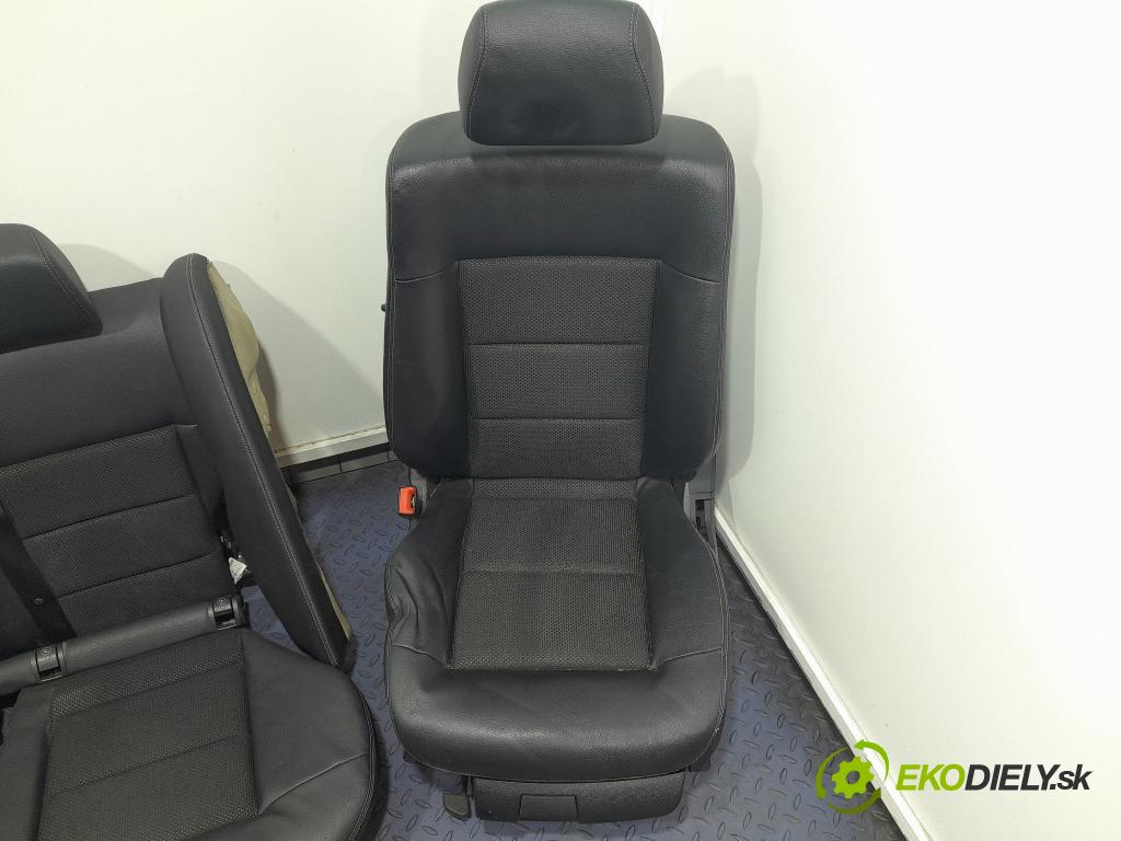 Mercedes E-klasa 2013 sedačke: Soubor. 01