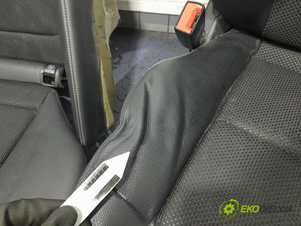 Mercedes E-klasa 2013 sedačke: Soubor. 01