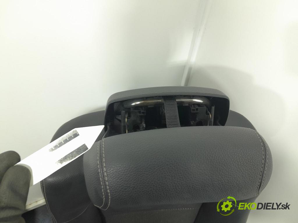 Mercedes E-klasa 2013 sedačke: Soubor. 01