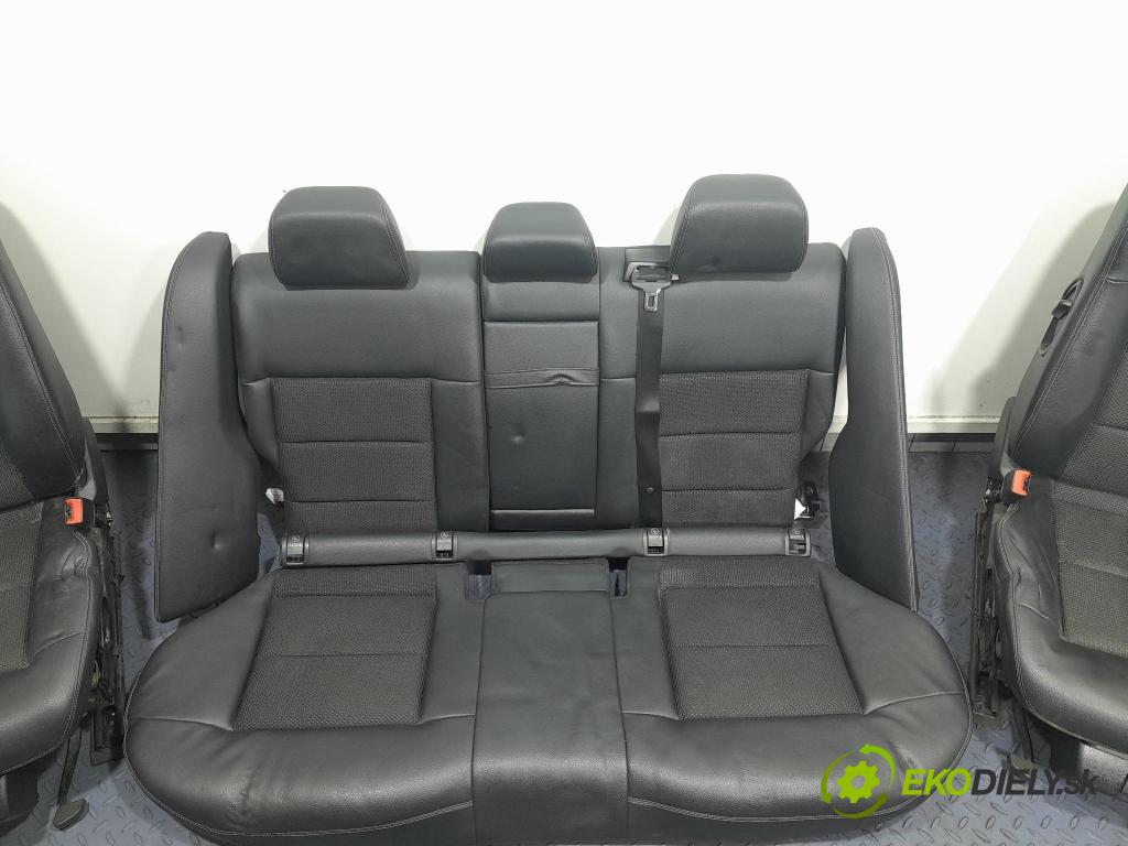 Mercedes E-klasa 2013 sedačke: Soubor. 01