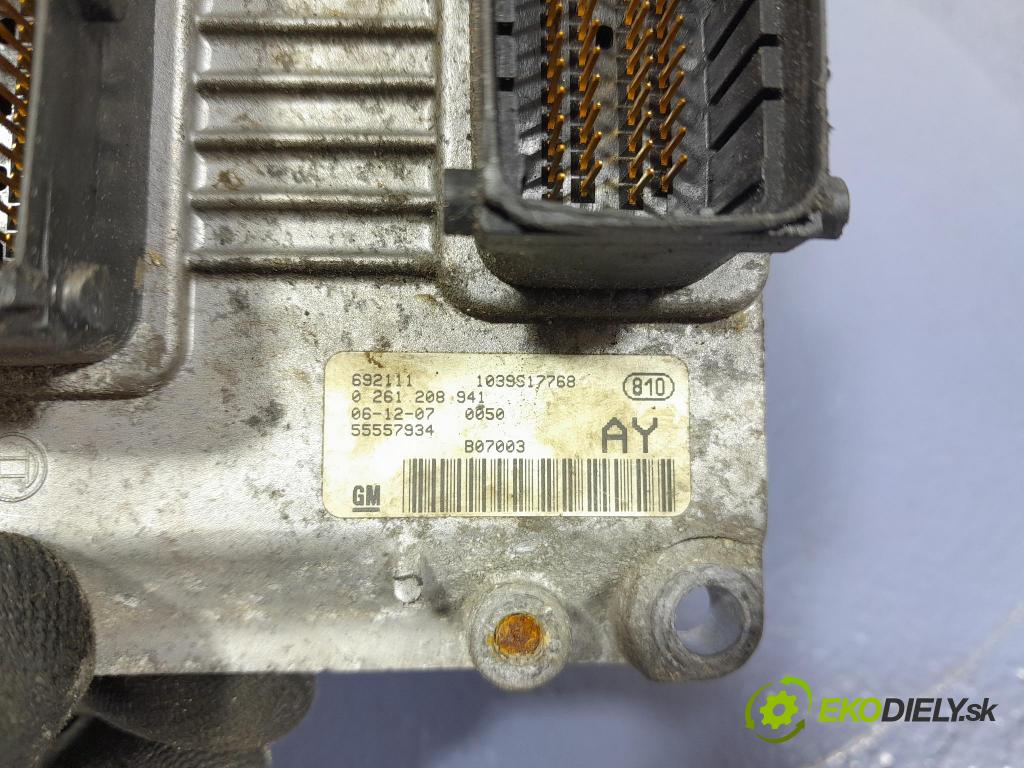 Opel Corsa 2007 riadiaca jednotka Motor: 55557934