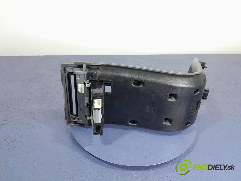 Volvo V50 2011 kryt Plast: Interiéry: 8648679