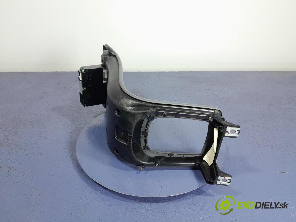 Volvo V50 2011 kryt Plast: Interiéry: 8648679