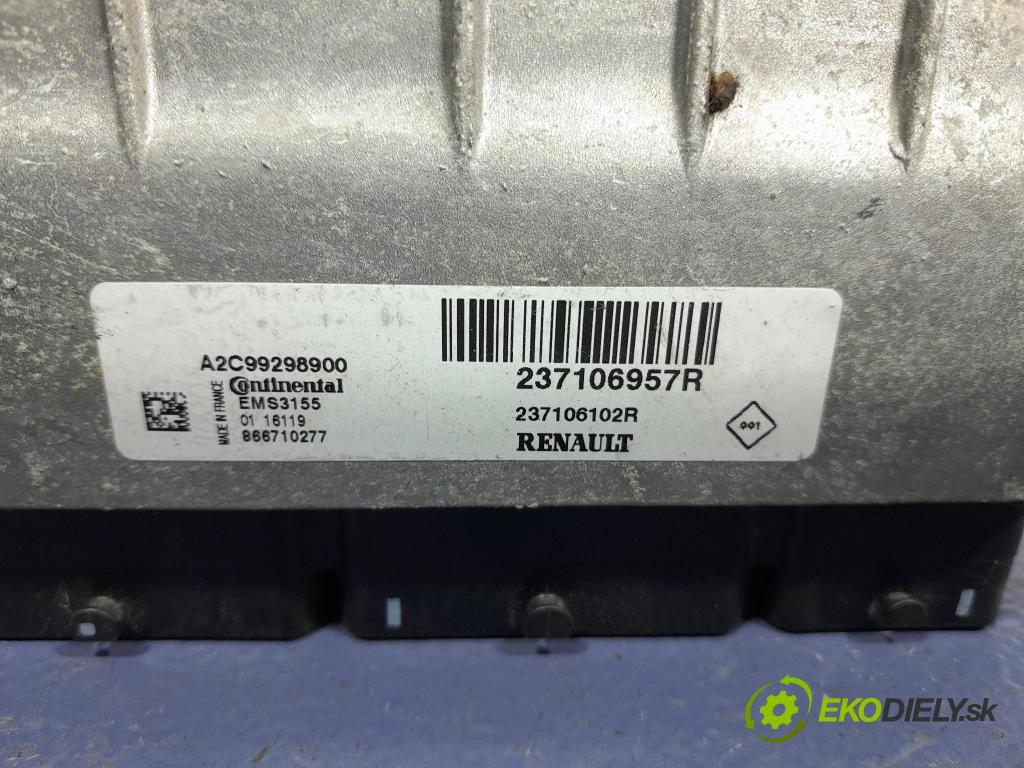 Renault Captur 2016 riadiaca jednotka Motor: 237106957R