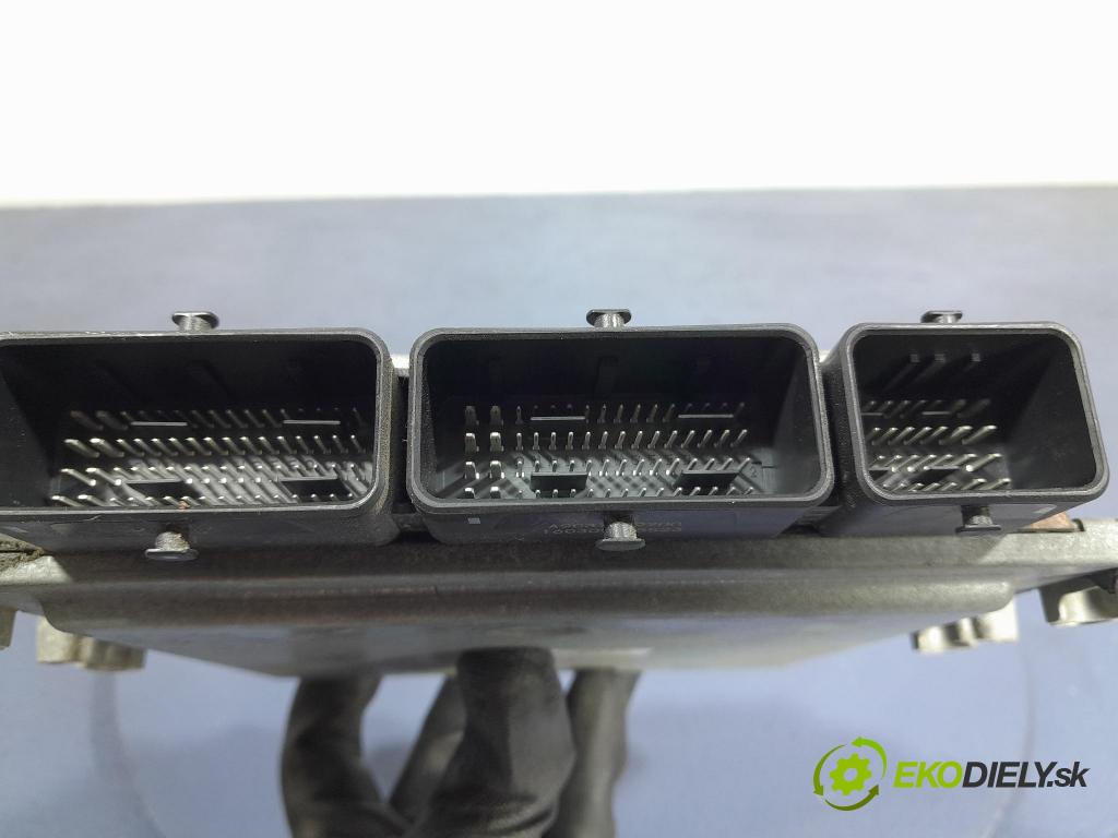 Renault Captur 2016 riadiaca jednotka Motor: 237106957R