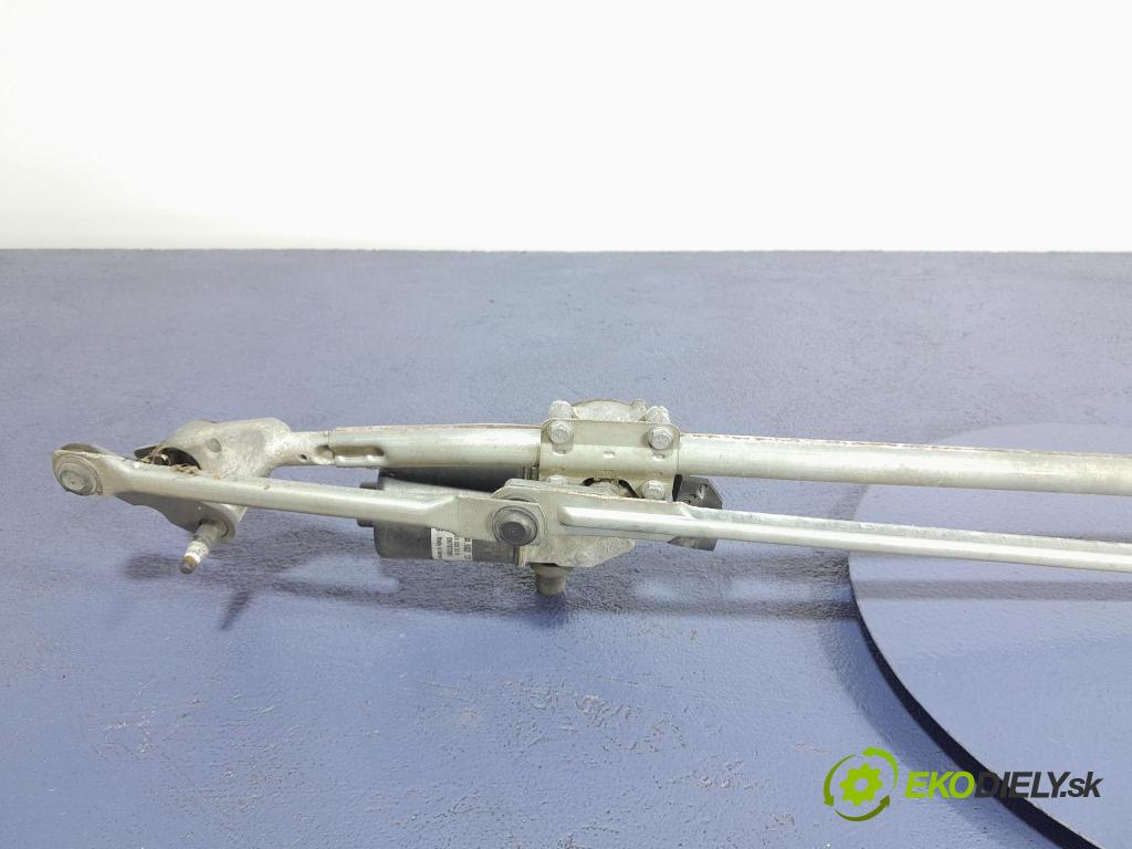 Mercedes A-klasa 2005 mechanismus motorek Stěrače: před