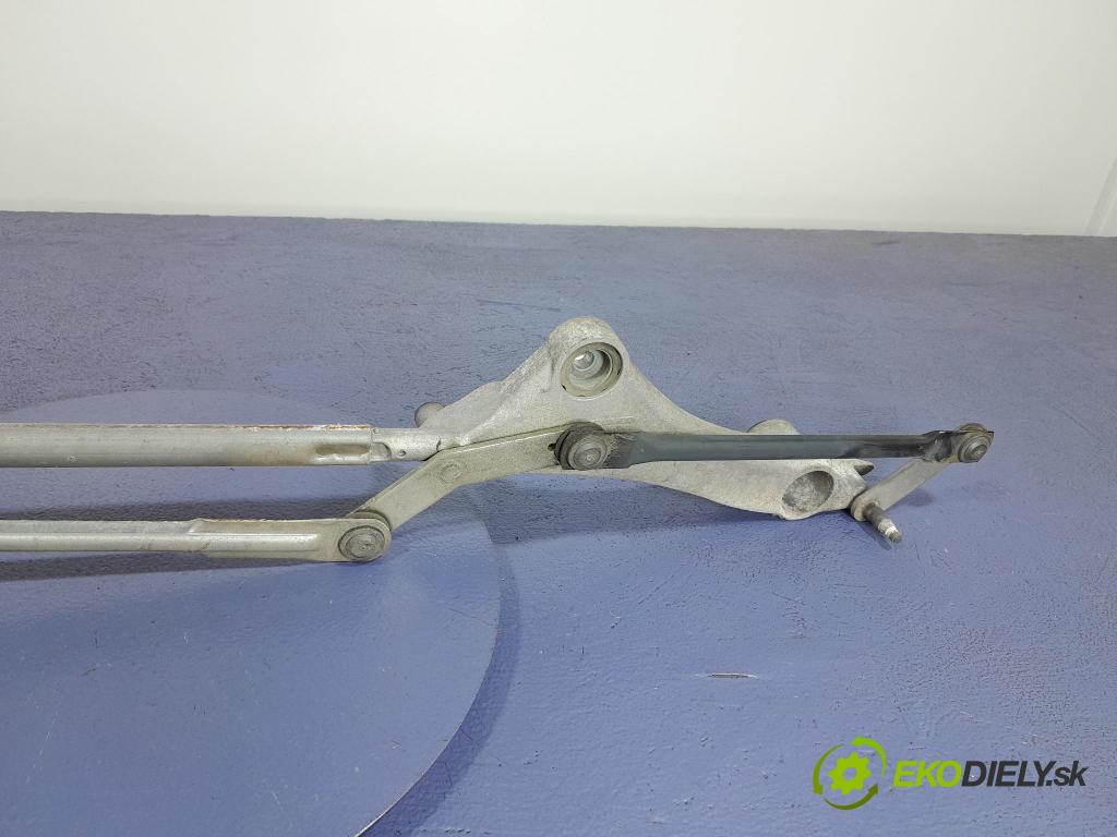 Mercedes A-klasa 2005 mechanismus motorek Stěrače: před