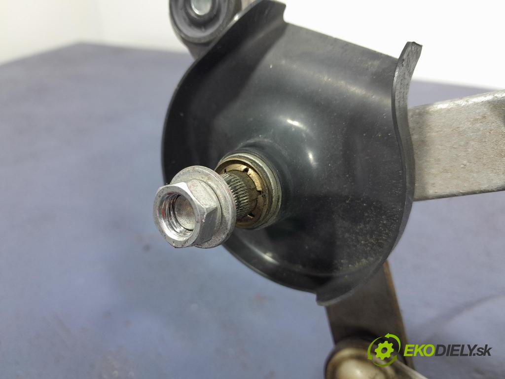 Toyota Auris 2017 mechanismus motorek Stěrače: před 85110-02340