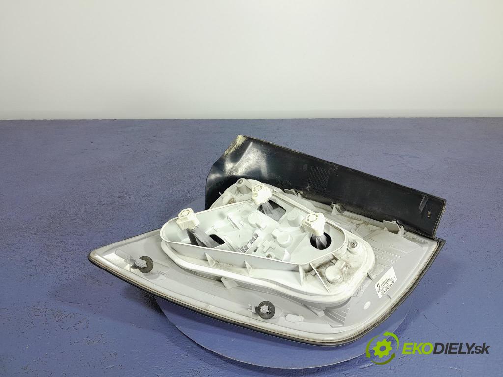 Opel Astra 2004 svetlo / reflektor zad Prava: Vonkajsia: 24451840