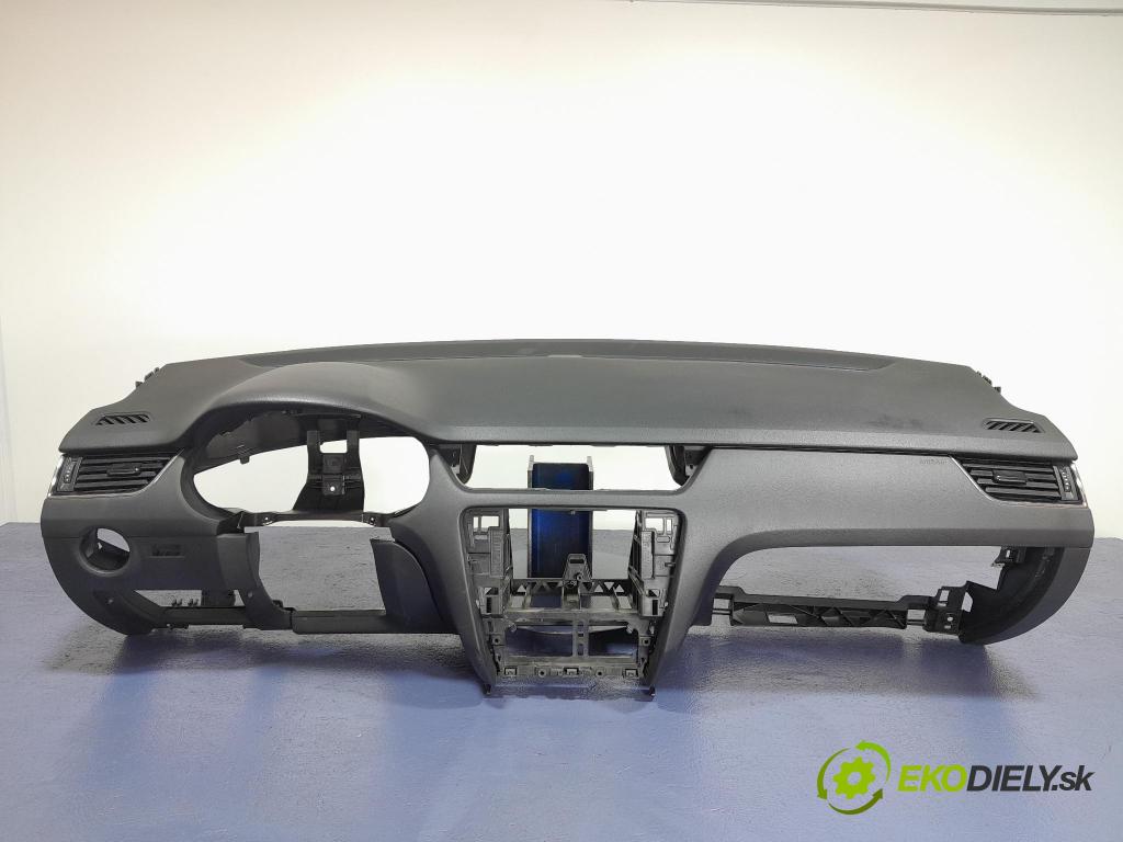 Skoda Octavia 2016 kokpit,přistrojova deska
