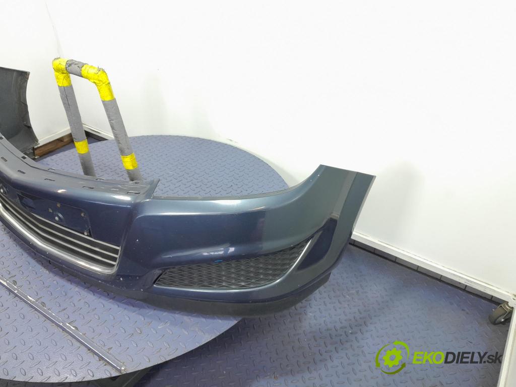 Opel Astra 2008 nárazník před