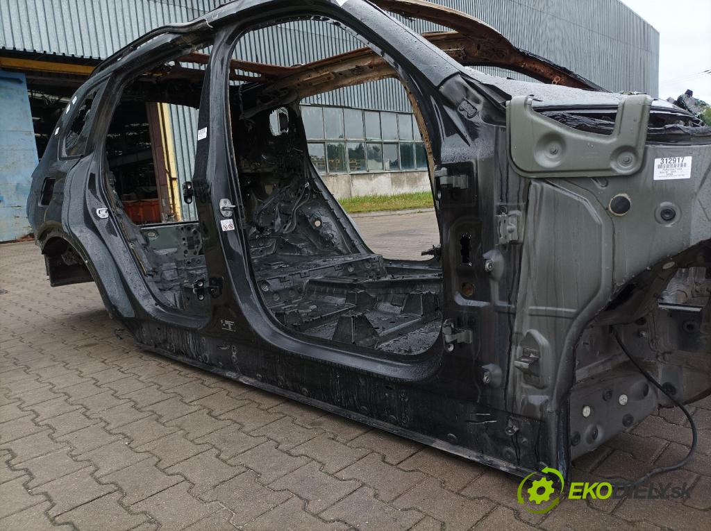 Bmw X7 2021 práh v pravo: