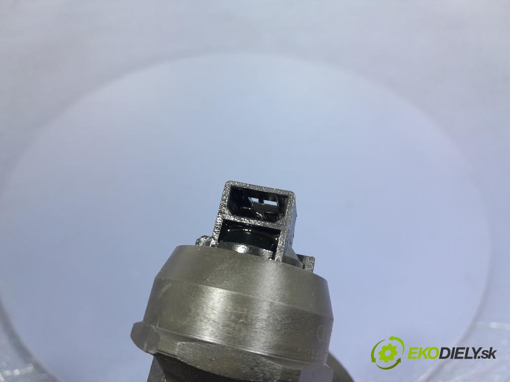 Seat Alhambra 2006 vstřikovač 038130073B