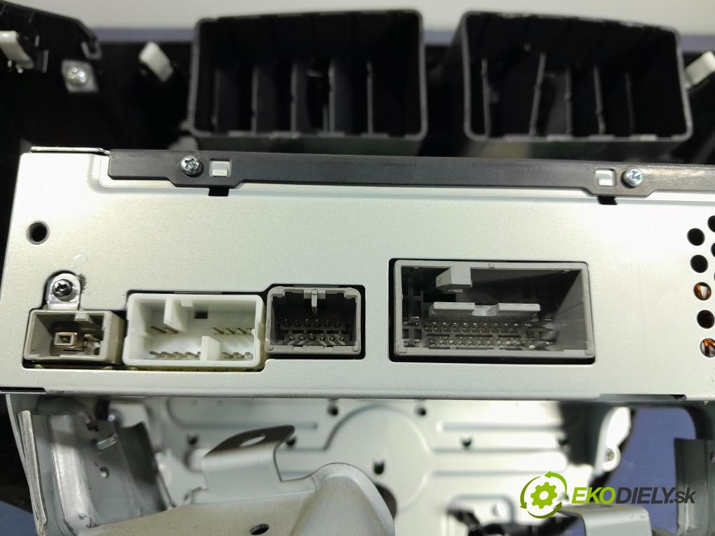 Honda Jazz 2010 Radio I Navigácia: 39101-TH5-G200XA