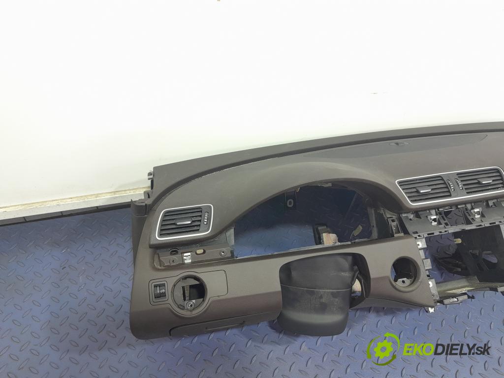 Vw Passat 2012 kokpit,pristrojová doska 01