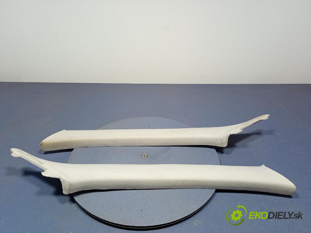 Toyota Corolla 2003 kryt Plast: Interiéry: