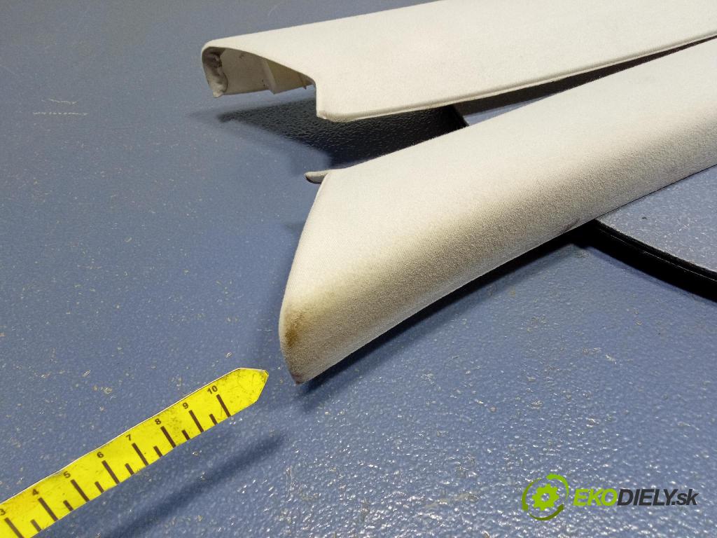 Toyota Corolla 2003 kryt Plast: Interiéry: 