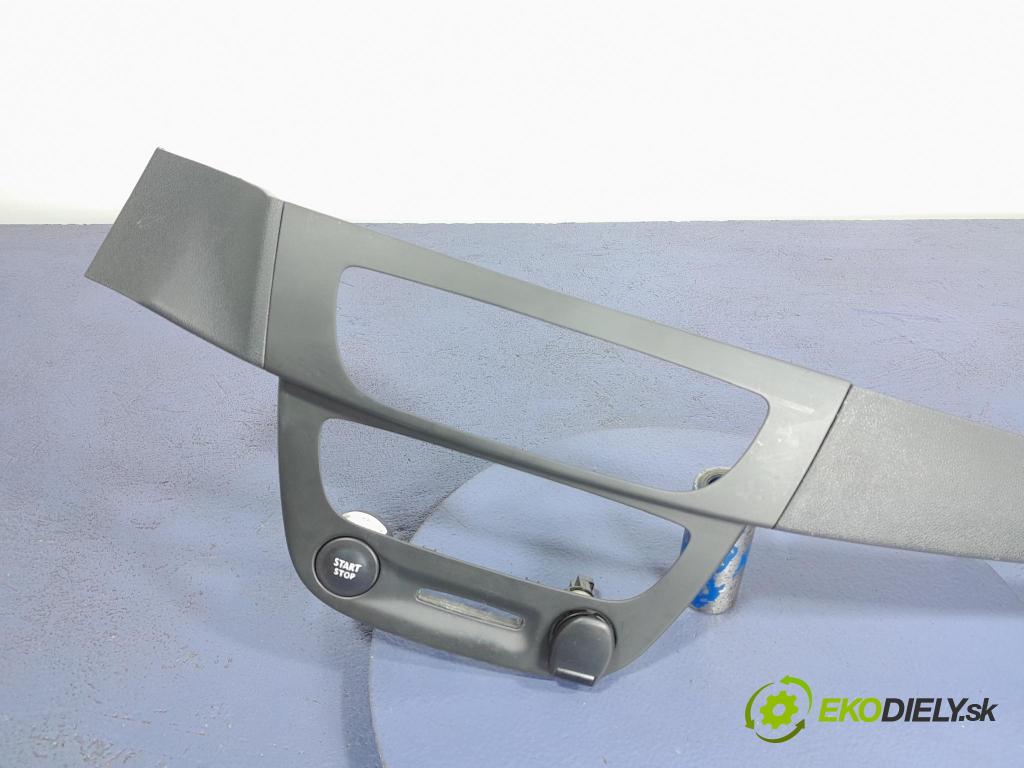 Renault Megane 2015 kryt Plast: Interiéry: 682600003R