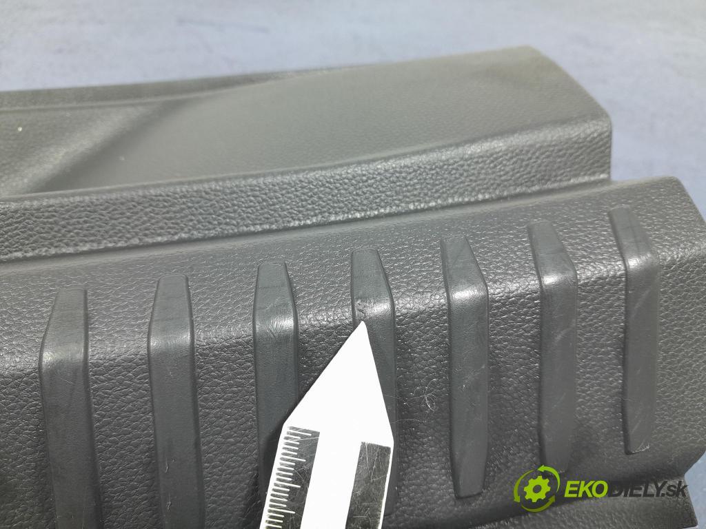 Seat Arona 2022 kryt Plast: Interiéry: 6F9863459A