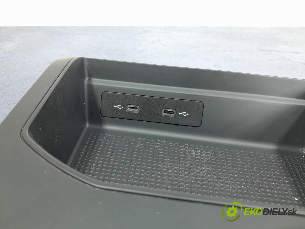 Seat Arona 2022 kryt Plast: Interiéry: 6F0863283