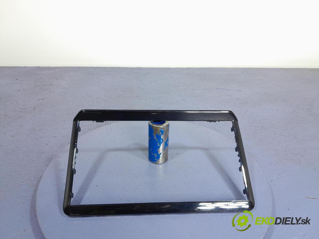 Seat Arona 2022 kryt Plast: Interiéry: 6F0858063A
